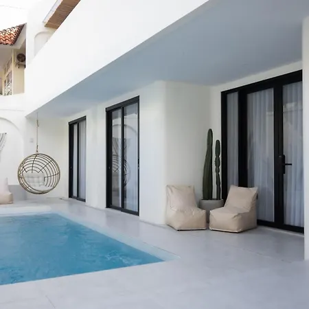 Casa Z - Seminyak 3Br Villa With Private Pool
